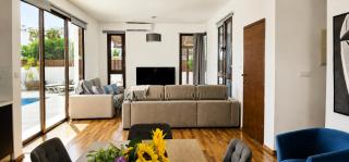 Palm Tree Villa By Staycom - 7