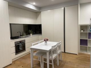 Lovely 1BD condo with free parking city view - 9