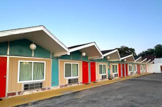 Gray Plaza Motel Benton Rend Lake I-57 - 4