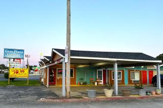 Gray Plaza Motel Benton Rend Lake I-57 - 7