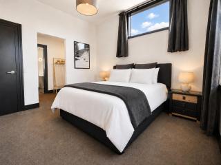 The Nelson Loft - Sauna, Balcony & City Centre Living - 9