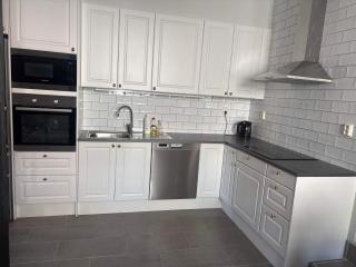 Bright & Cozy Apartment Near Visby's Attractions - 7