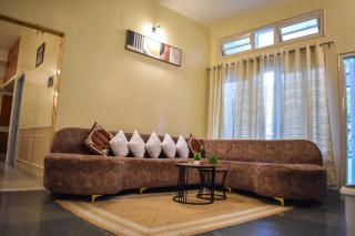 Karuna Court I Luxurious 2 BHK I Fully Equipped I Jalukbari - 6