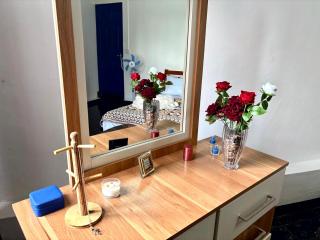 The Village Nest Apartment - 9