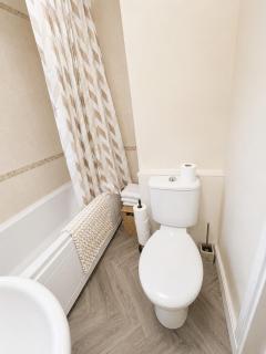 Stylish 3BR Home Sleeps 5 - 8