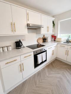 Stylish 3BR Home Sleeps 5 - 6