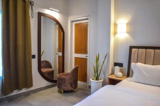 Karuna Court I Luxurious 3 BHK Flat I Fully Equipped I Jalukbari - 4