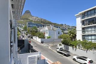 Modern Living Mountain and Ocean Views 100m to the Beach - 2
