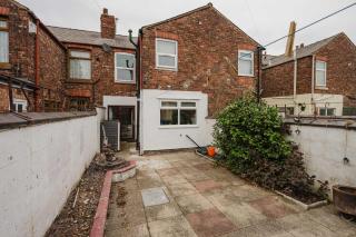 4 Bedroom 4 En-suite House - 4