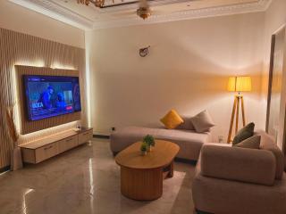 Private 1BR Lower Portion Getaway Near Raya Domen Mall PKLI and Airport - 1