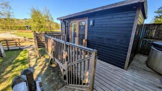 Glan yr Afon Un - Relax Recuperate Enjoy - 5