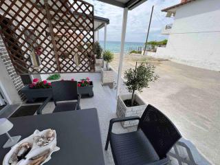 Fully Renovated Beachfront Loft in Fourka - 3