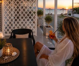 Fully Renovated Beachfront Loft in Fourka - 6