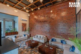 StayVista at The Seven Acres with BBQ, Pool & Jacuzzi - 3