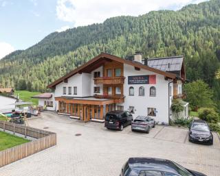 Soliva Hotel & Apartments by MEIN SAMNAUN - MOUNTAIN HOMES - 9