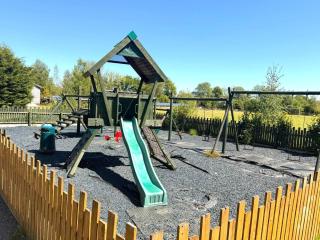 Glamping Hut - Sleeps 2 hot tub & parking - 2