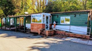 Glamping Hut - Sleeps 2 hot tub & parking - 5
