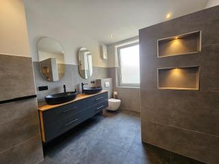 130qm Luxus 3SZ Marktplatz privates Parkhaus - 8