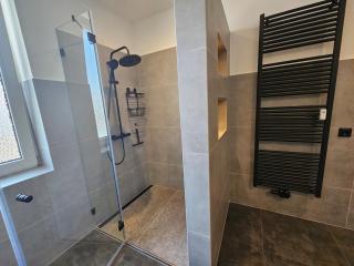 130qm Luxus 3SZ Marktplatz privates Parkhaus - 3
