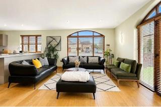 Luxury Home - Sleeps 10 - Patio - Views - 5