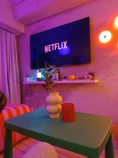 Aesthetic Tagaytay Getaway Bauhaus Theme Netflix & Chill Ready - 8