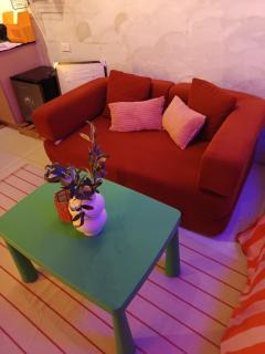 Aesthetic Tagaytay Getaway Bauhaus Theme Netflix & Chill Ready - 3