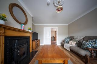 Bright & Spacious 3-Bed in Oranmore 15 mins from Galway City - 6