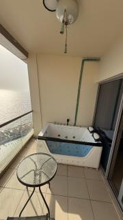 شقة فاخرة 150م إطلالة بحرية Damac Jacuzzi - 5