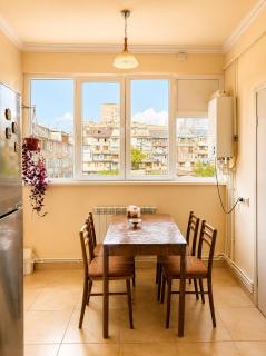 Sunny City Retreat - 2