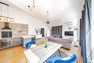 Sunset Luxury Beach Apartment - Private Pool - 9