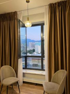 Modern Seven Hills Apartment with Mountain View - 0