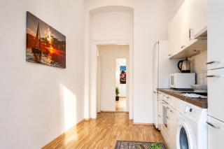 Spacious 3 Private Rooms in a Shared Apartment in Vienna - 3