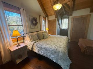 Bluebeary Bungalow - 2