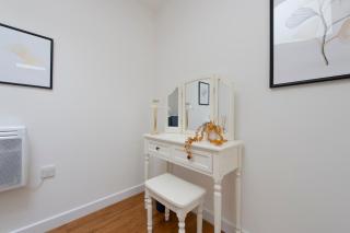 Airy One Bedroom Flat - Prime Location - 3