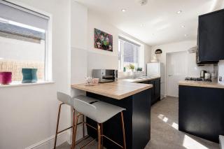 Earp House - Allerton Liverpool Stay - Sleeps 7 - 2