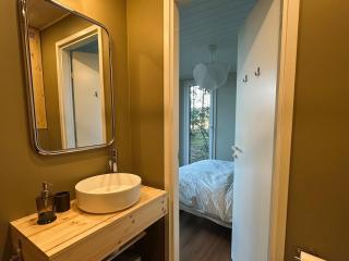 Linaleu cabin - a private stay by the seaside - 2