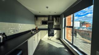 Modern Central Apartment Sleeps 6, Free parking - 5