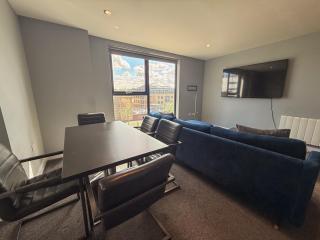 Modern Central Apartment Sleeps 6, Free parking - 3