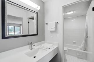 American Inn and Suites - Atlanta Airport Jonesboro I-75 - 7