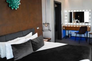 MOJO HALL Hotel - 9