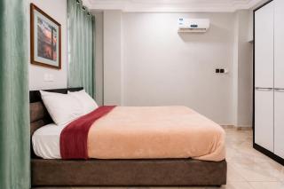 Maame's Court Apartments Spacious East Legon Stays - 3