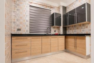 Maame's Court Apartments Spacious East Legon Stays - 2