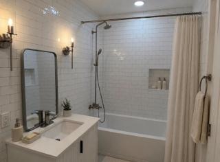 6BR Luxury Montclair Residence - 4