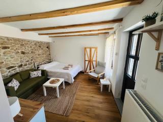 Nevoliani stone house - 0