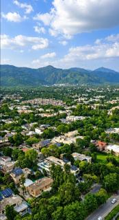 Grand Vista Luxury 2BR Mall of Islamabad F-7 Margalla and City Views - 9