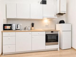 Spacious Private Rooms in a Shared Apartment in Vienna - 6