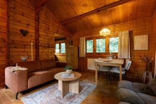 Huisdiervriendelijk houten huisje in het groen - 5