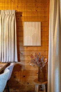 Huisdiervriendelijk houten huisje in het groen - 7