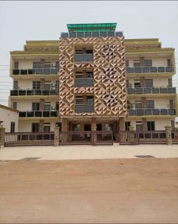 Maame's Court Apartments Spacious East Legon Stays - 9