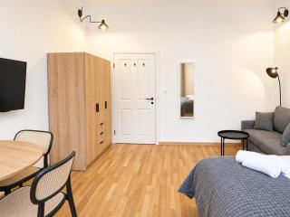 Stylish 1BR Apartment Wiener Stadthalle - 8